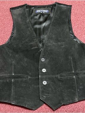 90s Black Leather Vest Beyond Leather Distressed Grunge Biker Andro M